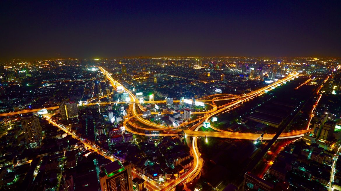 manyroadsbynight_pexels